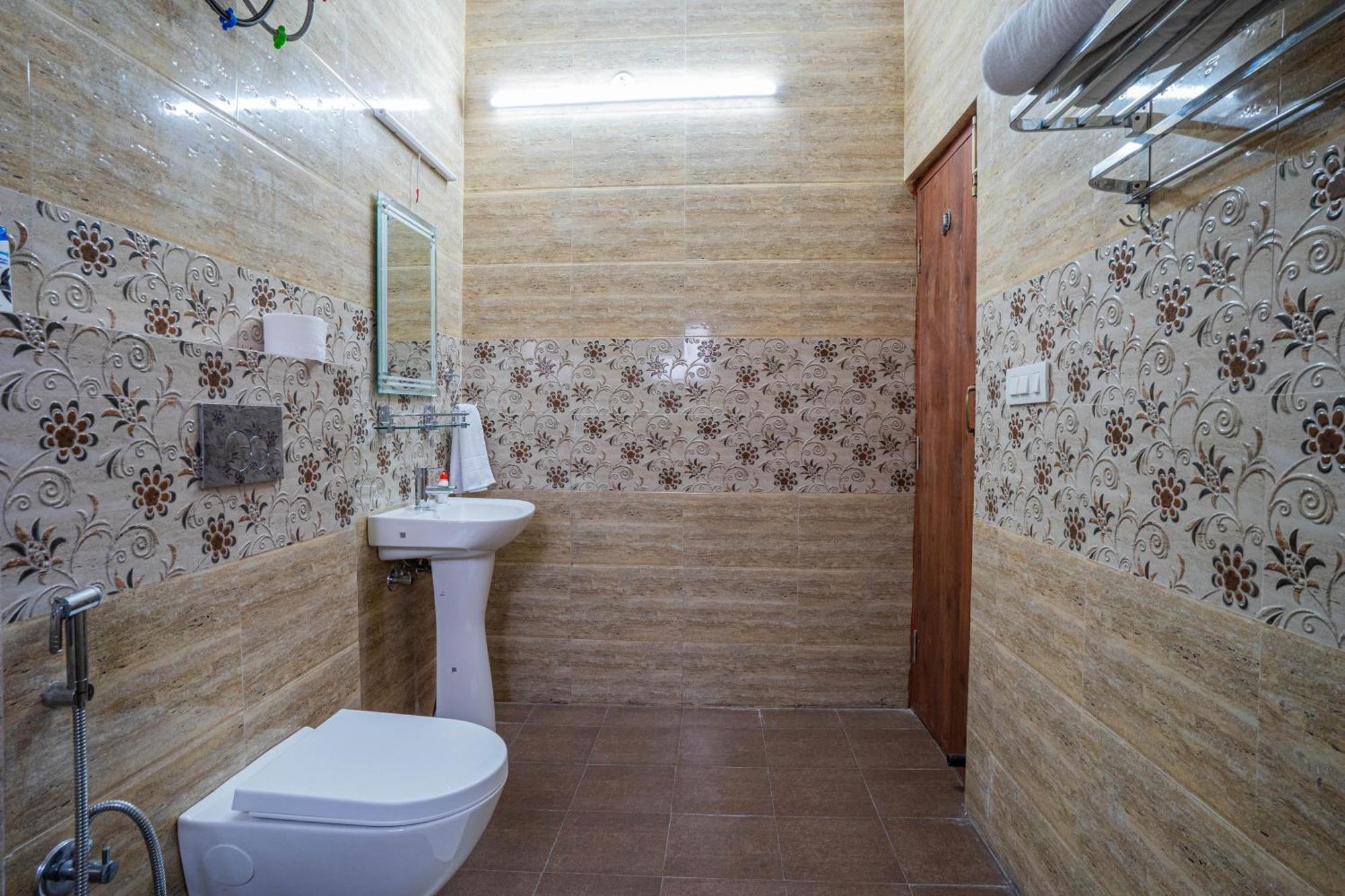 Hostie Sahasrara-3Bhk Chalets, Majkhali, Ranikhet Exterior photo